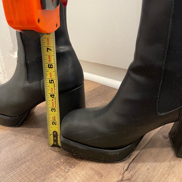 ♟️Chunky Black Platform Chelsea Booties♟️ - Picture 7 of 8
